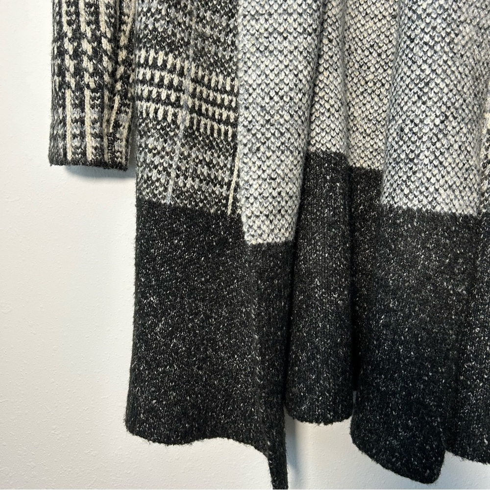 M. Rena Open Front Gray Patterned Women's‎ Sweater Cardigan - Picture 2 of 9